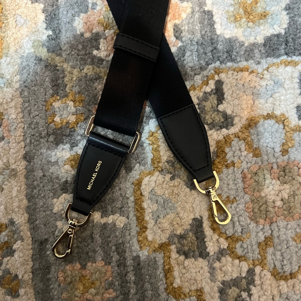 Micheal Kors crossbody strap - Picture 4 of 9